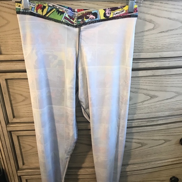 black milk Woman In Red Leggings L New with tags - Picture 3 of 5